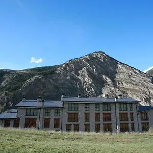 Obaga Blanca & Hotel Canillo