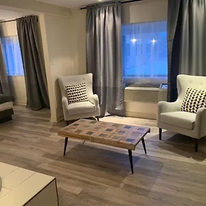 Hotel Newstar, Montréal