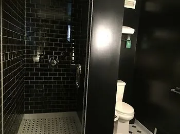 1595 Dr Peinfeld By Ellegancia Otel Montréal