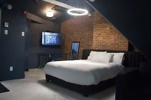 1595 Dr Peinfeld By Ellegancia Otel Montréal